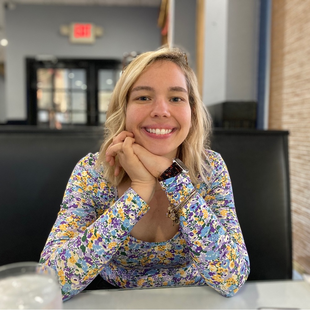 Meet your Posher, Courtney